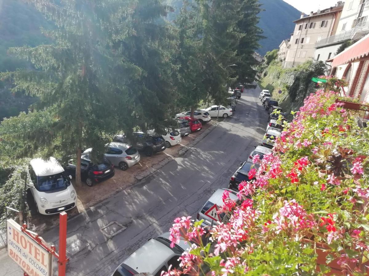 Grotta Dei Colombi Scanno Exterior foto