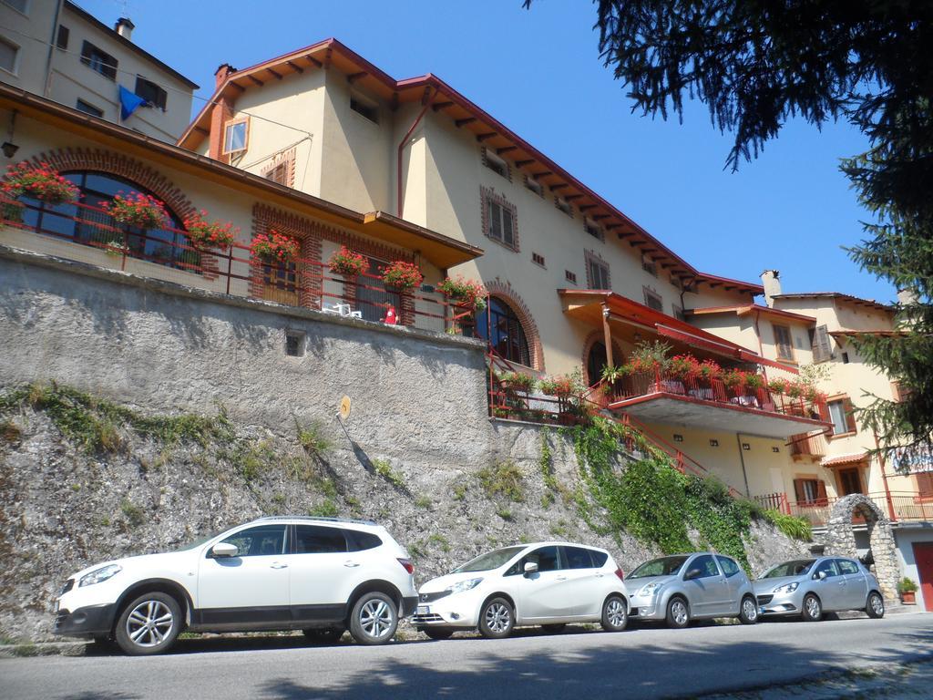 Grotta Dei Colombi Hotel Scanno Exterior foto